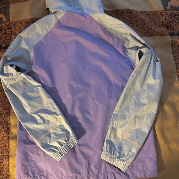 Patagonia Kids Torrentshell 3L Rain Jacket, like new, size XXL (16-18 years old) - Picture 2 of 3